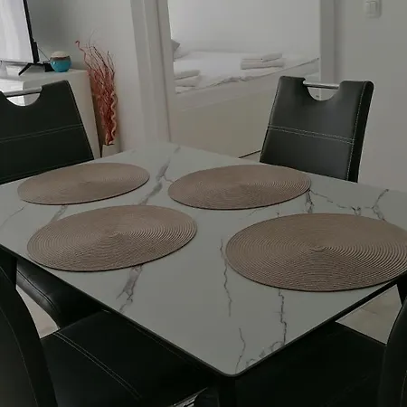 Apartment Mariela-kolobrzeg Z Garazem *